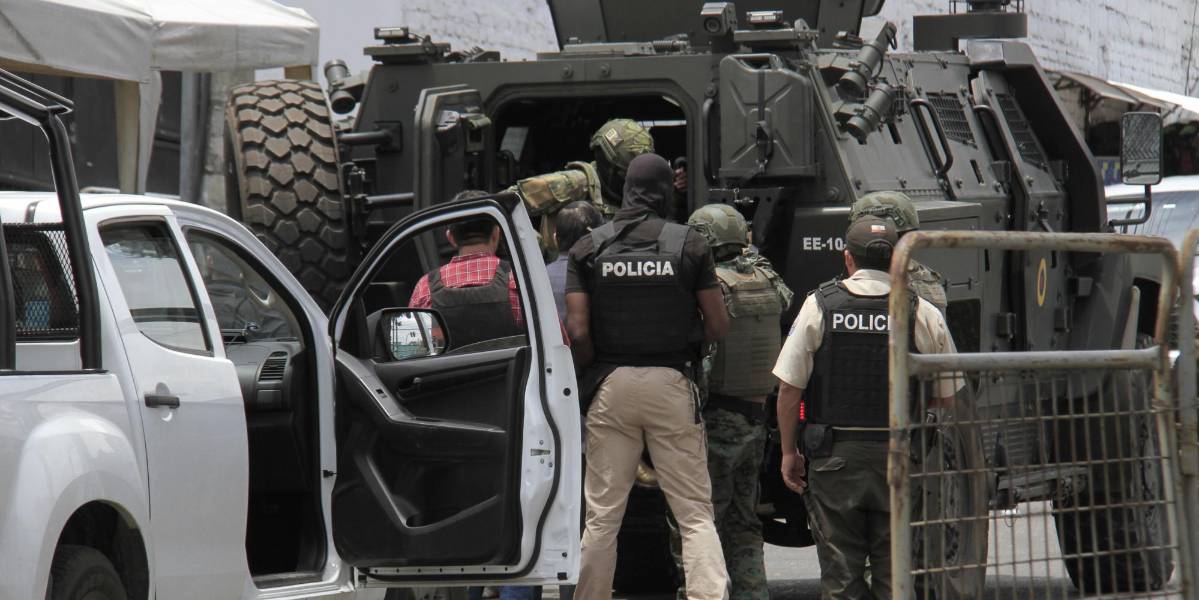 Caso Metástasis | Mayra Salazar salió de la cárcel de Ambato y es traslada en helicóptero a Quito