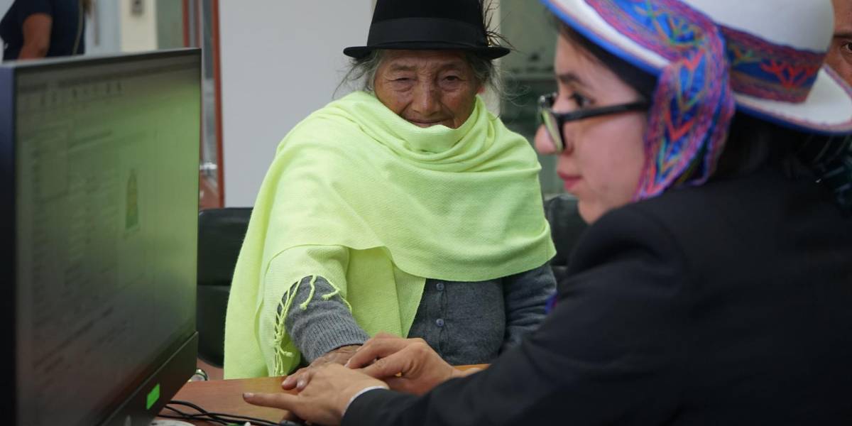 El MIES activó la segunda fase del registro de cuentas bancarias para el pago de bonos