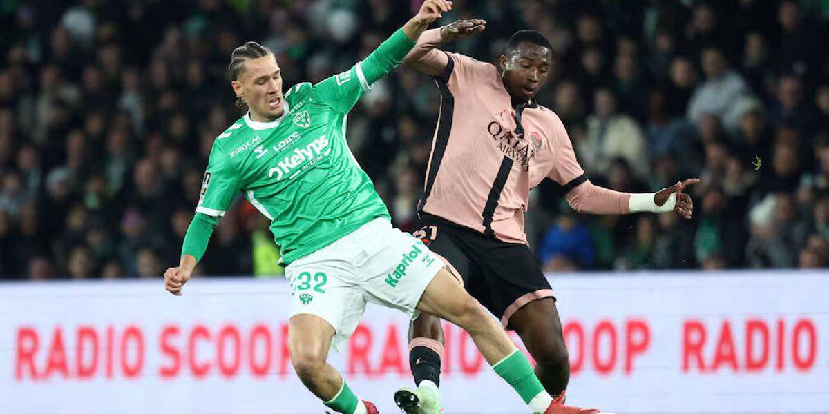 El PSG de Willian Pacho goleó al Saint-Etienne y acaricia el título de la Ligue 1