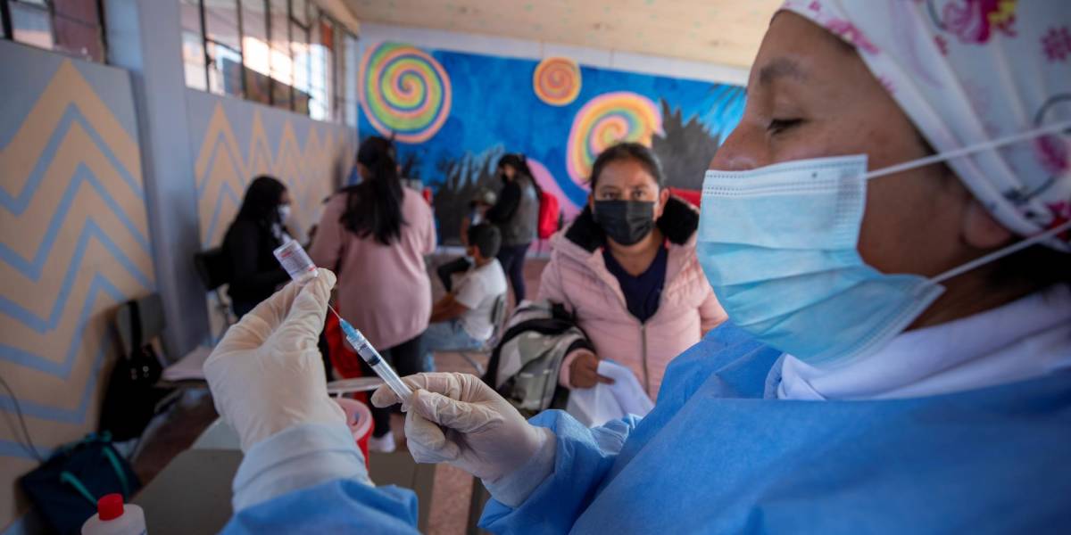Vacuna contra COVID-19 se uniría a plan anual de inmunización en Ecuador
