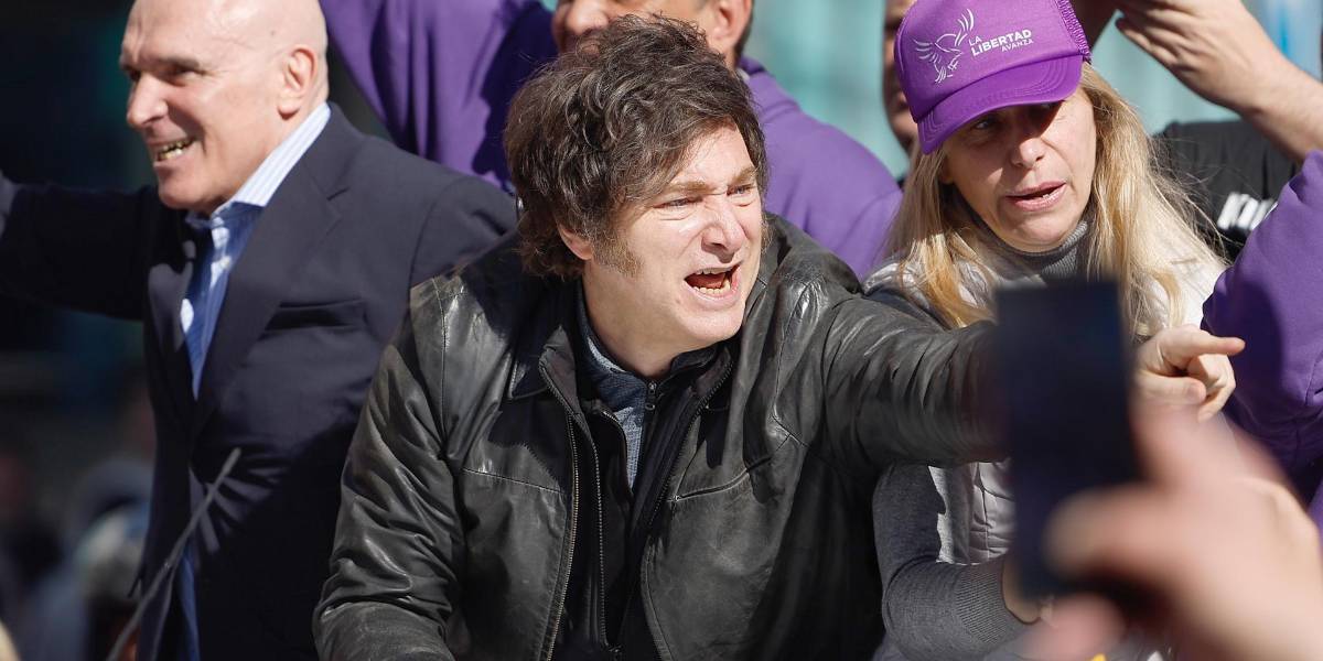 Javier Milei fue evacuado de un acto electoral por incidentes con manifestantes opositores