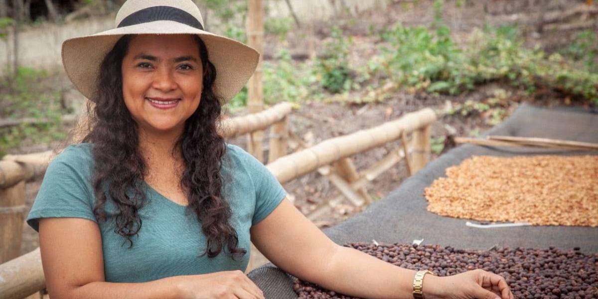 Ecuador registrará miles de productores para exportar cacao y café sin deforestación a la Unión Europea