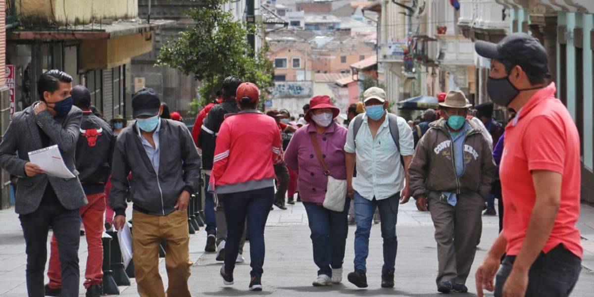 Quito pasa a alerta naranja por disminución de contagios de COVID-19