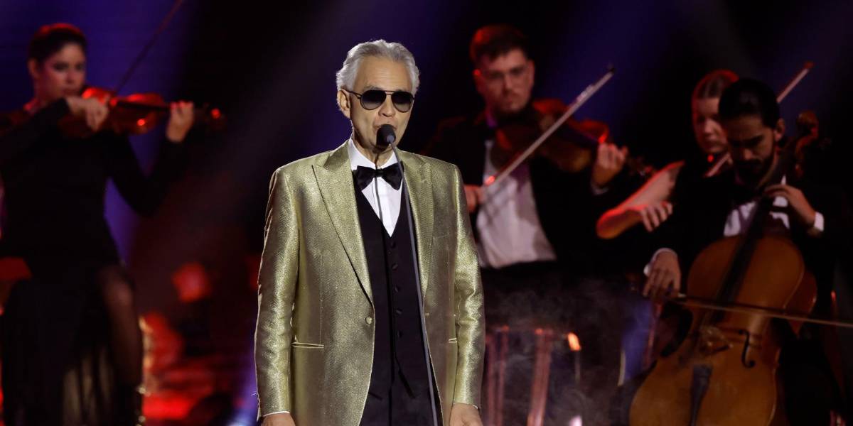 Andrea Bocelli durante uno de sus conciertos.