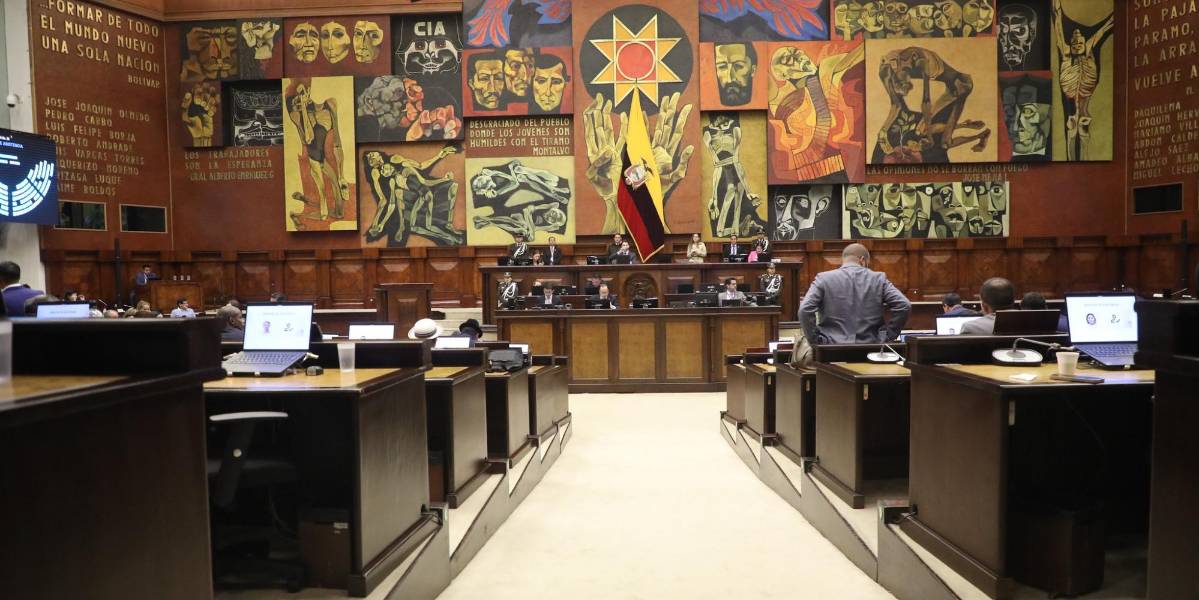 Fantasmas en la Asamblea, pero de carne y hueso