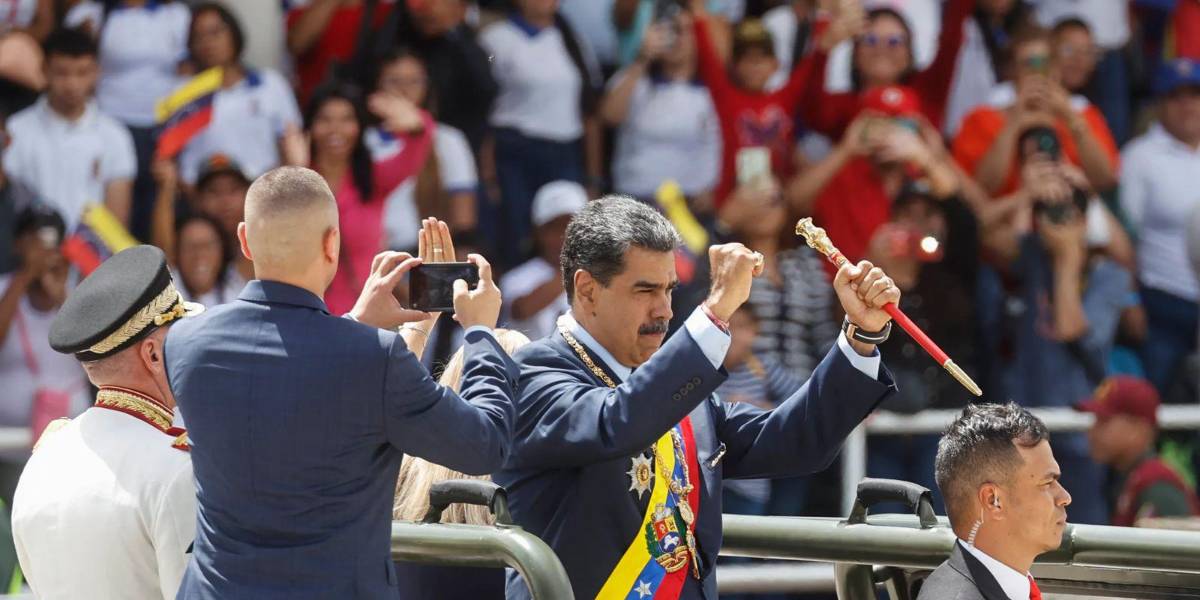 Nicolás Maduro dice que bastón de mando seguirá en buenas manos en los años por venir
