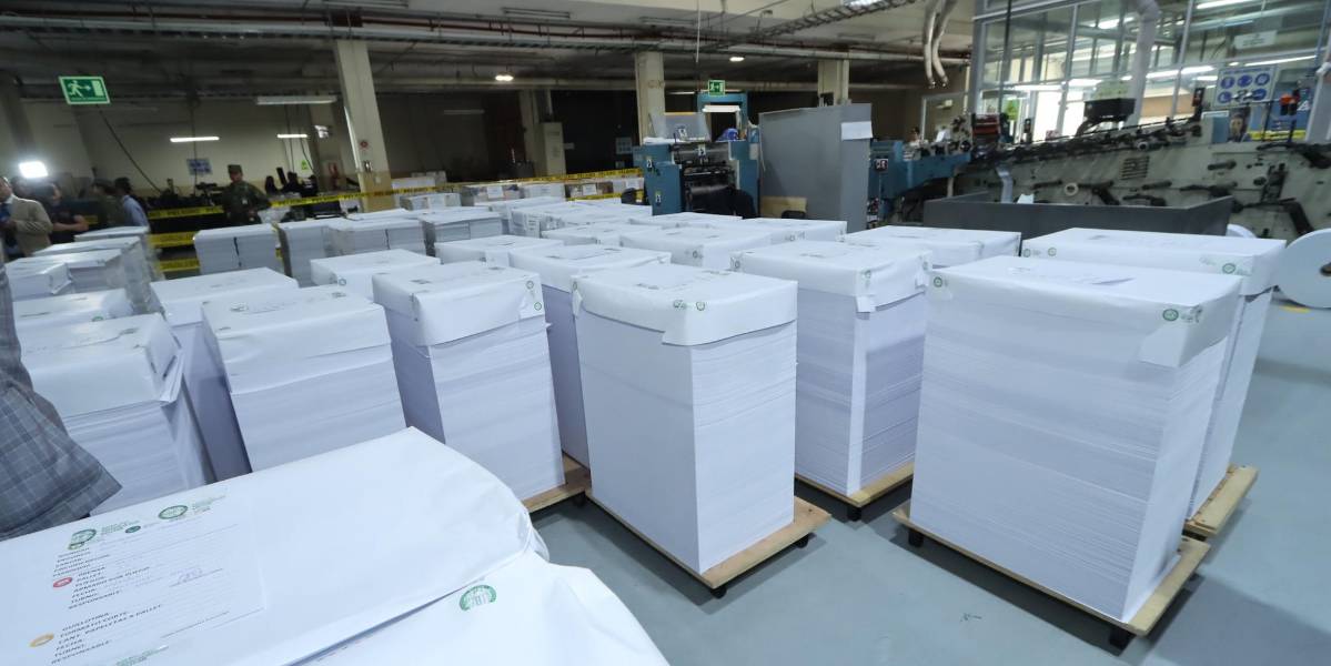 Elecciones Ecuador 2025 | El 100 % de las plantillas braille y la señalética electoral está impreso