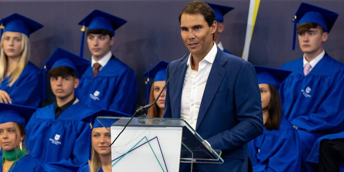 Nadal gradúa a los alumnos de su academia y felicita a Djokovic por sus 23 Grand Slams