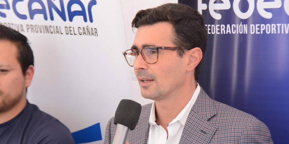 Las dos denuncias que sacuden al ministro del Deporte, Andrés Guschmer