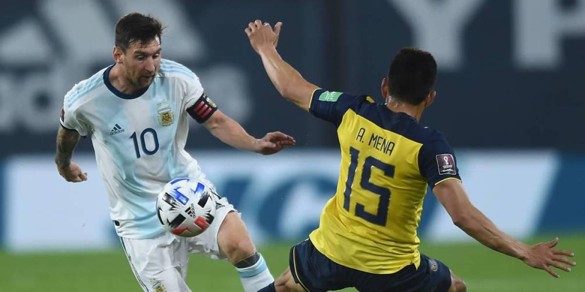 Selección de Ecuador fue multada por una foto con Messi