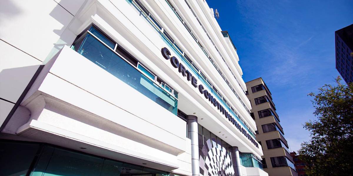 Las nuevas preguntas para la consulta popular se enviaron a la Corte Constitucional