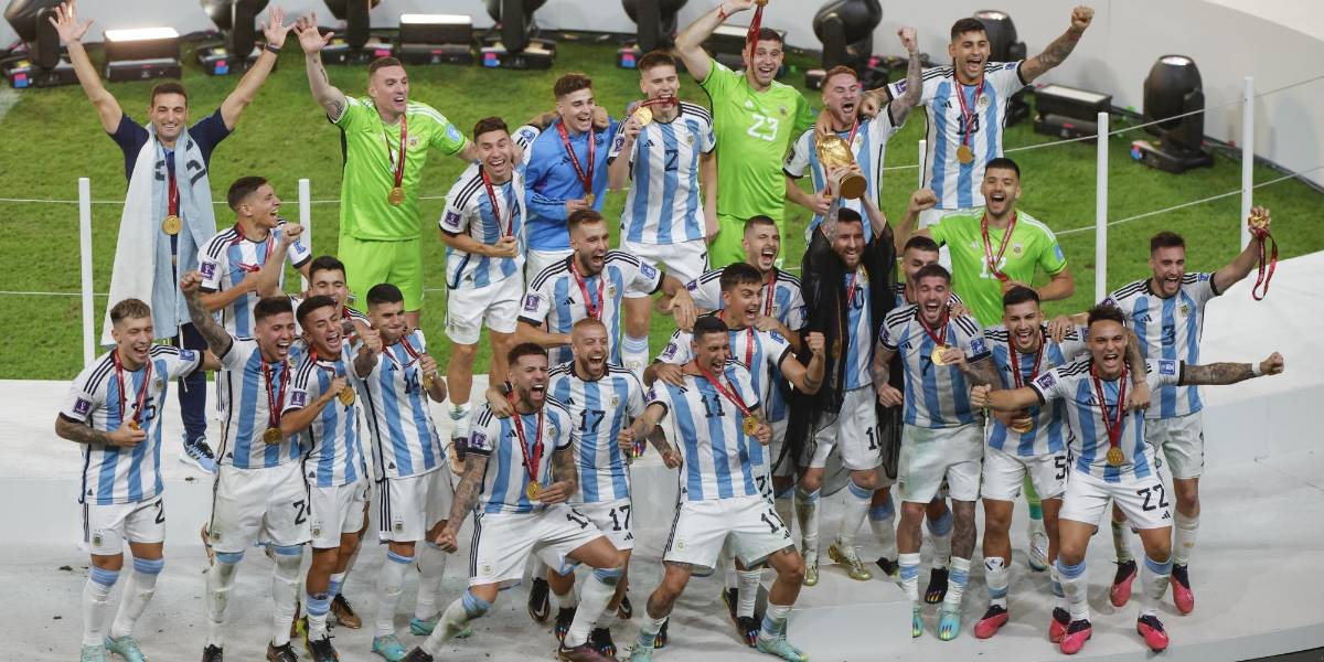 Mundial Qatar 2022: Argentina parte rumbo a su país con la Copa del Mundo