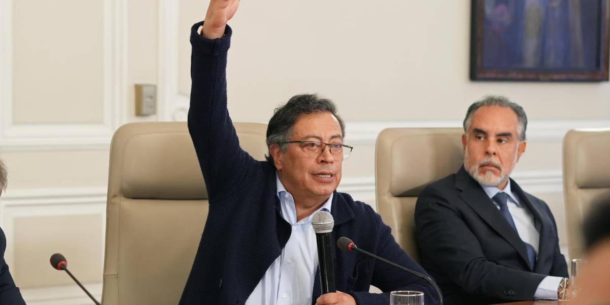 Un caótico Consejo de Ministros televisado refleja las fracturas del Gobierno de Gustavo Petro