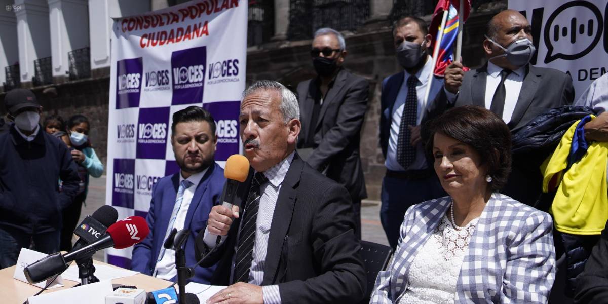 Colectivo presenta temas para consulta popular ciudadana