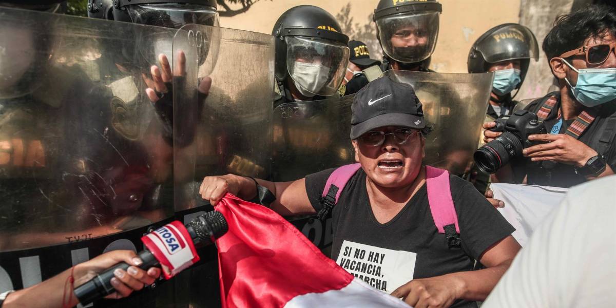 Perú: Castillo suspendió toque de queda ante ola de manifestaciones