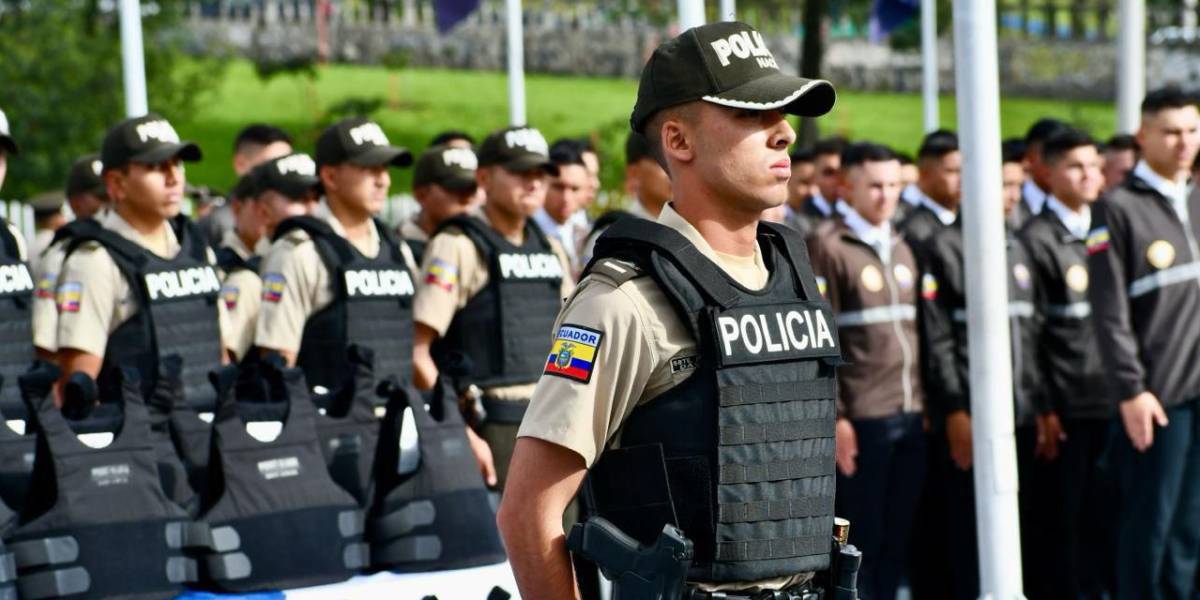La Policía recibe una nueva dotación de armas y chalecos antibalas para combatir al crimen organizado
