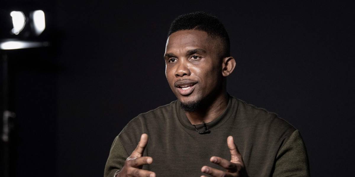 Samuel Eto’o fue captado mientras golpeaba a ‘youtuber’ argelino