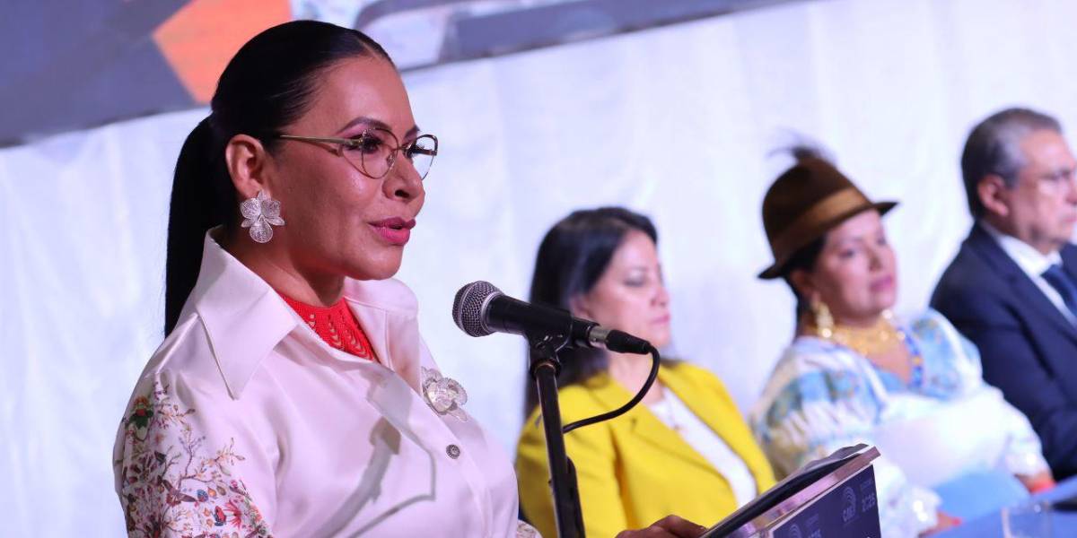 El CNE inaugura la segunda vuelta: Atamaint llama a una jornada cívica y en paz