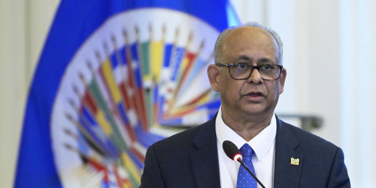 El canciller de Surinam, Albert Ramdin, es elegido secretario general de la OEA