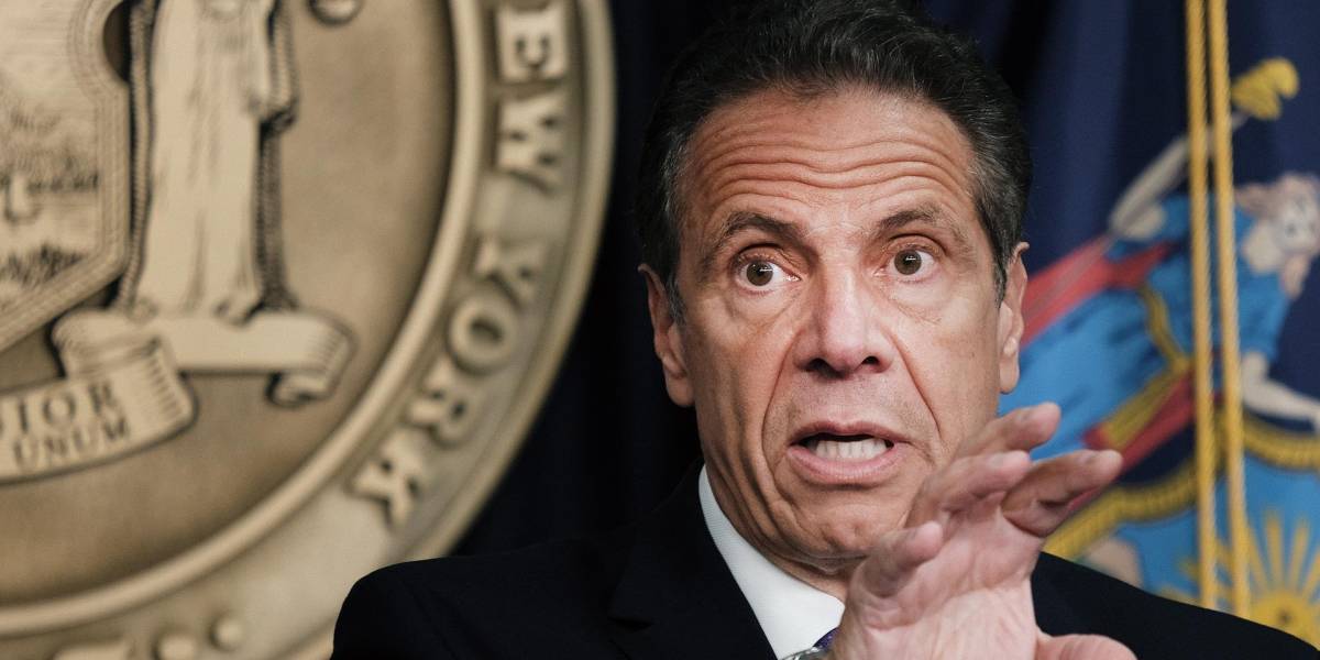 Gobernador de Nueva York no parece ceder a peticiones de renuncia