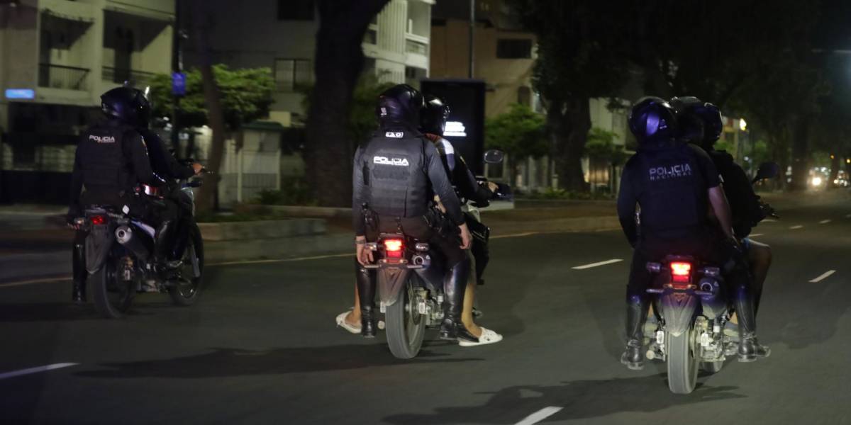 Cuatro policías secuestrados e incendios vehiculares en varias ciudades tras anuncio de estado de excepción