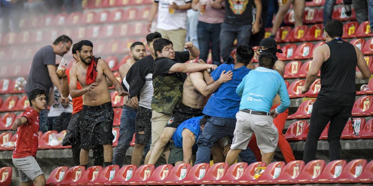 El Querétaro jugará un año a puerta cerrada por incidentes en su estadio