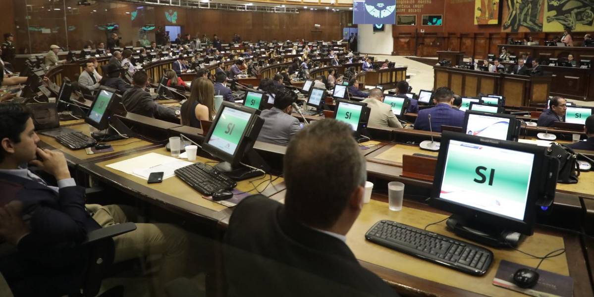 La Asamblea crea una comisión ocasional para el tratamiento de las enmiendas constitucionales