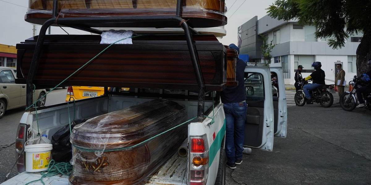 Guayaquil: Cuatro personas fueron asesinadas cuando bebían en plena ley seca