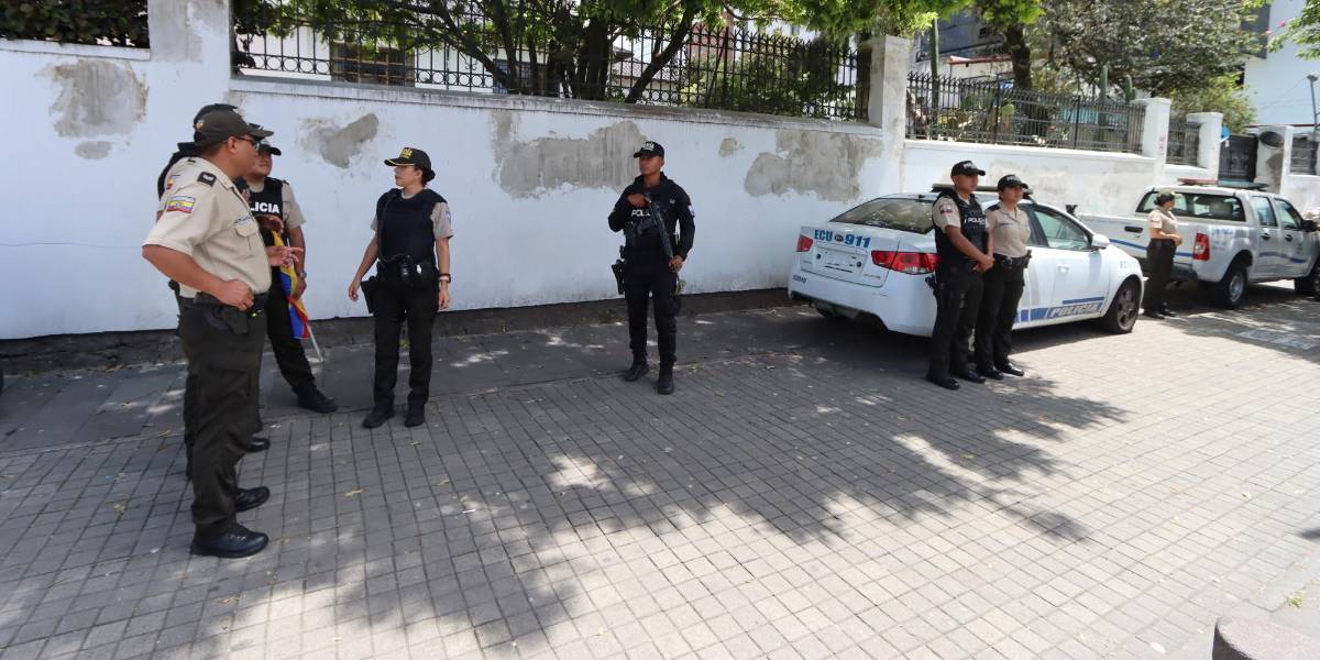 China espera que México y Ecuador manejen diferencias con apego a leyes internacionales