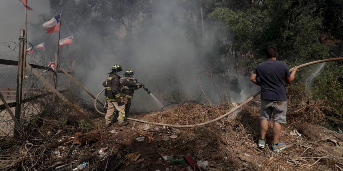 La Unión Europea ofrece ayuda a Chile para combatir la oleada de incendios