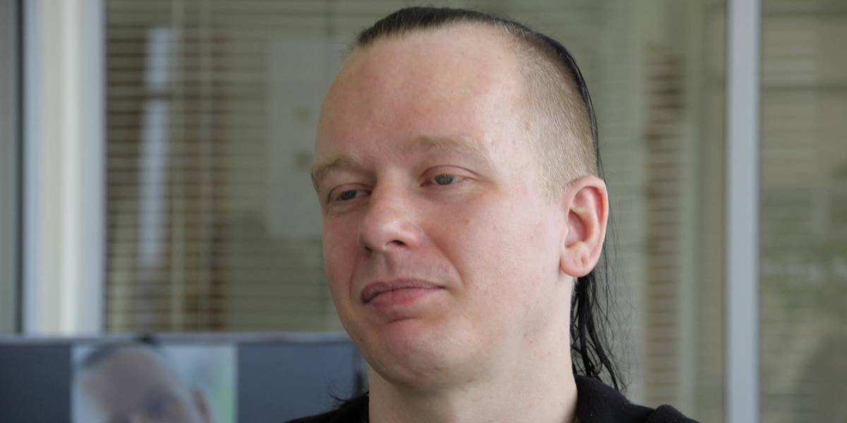 Se posterga audiencia contra Ola Bini por la ausencia del gerente de CNT