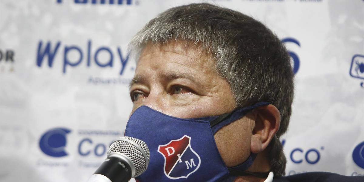 El Bolillo Gómez anuncia su salida del Medellín tras empatar con Santa Fe