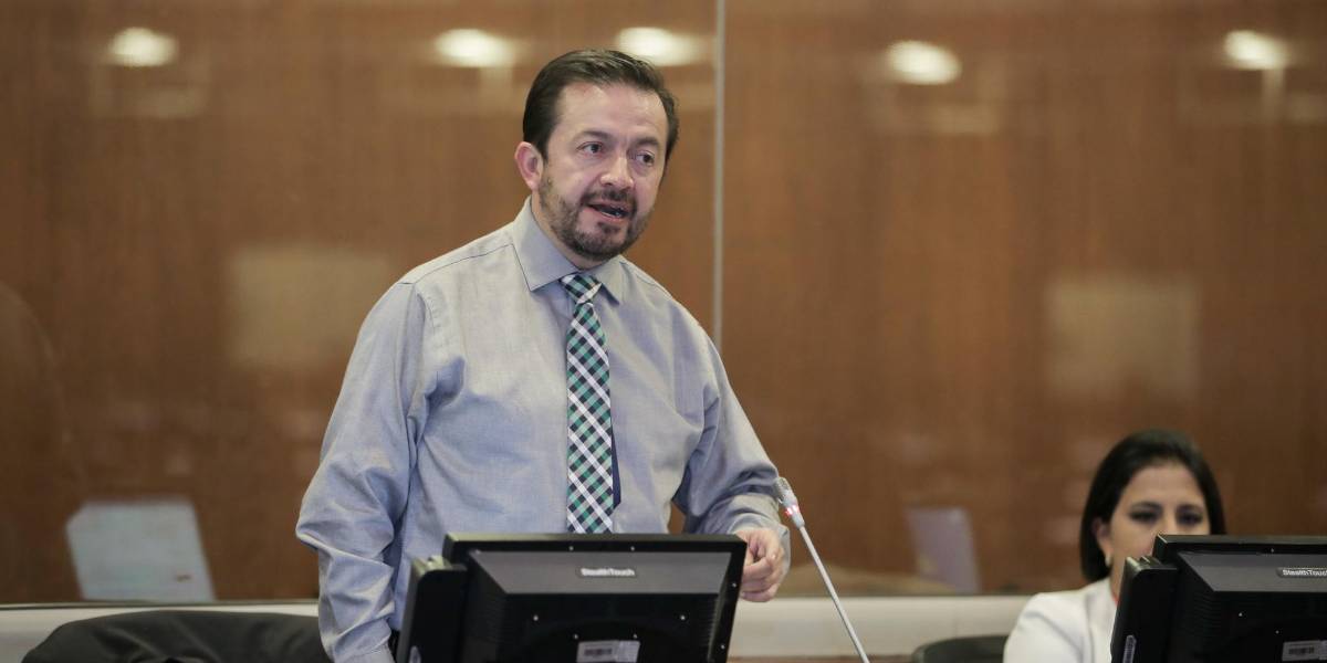 Asamblea destituye a Fabricio Villamar por la obtención irregular de carné de discapacidad