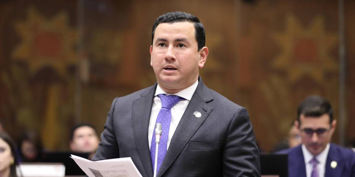 Ferdinan Álvarez confirmó que Xavier Jordán ya presentó pruebas en la Comisión de Fiscalización