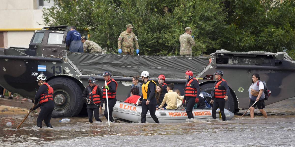 Inundación en Argentina deja 16 muertos y USD 400 millones en daños