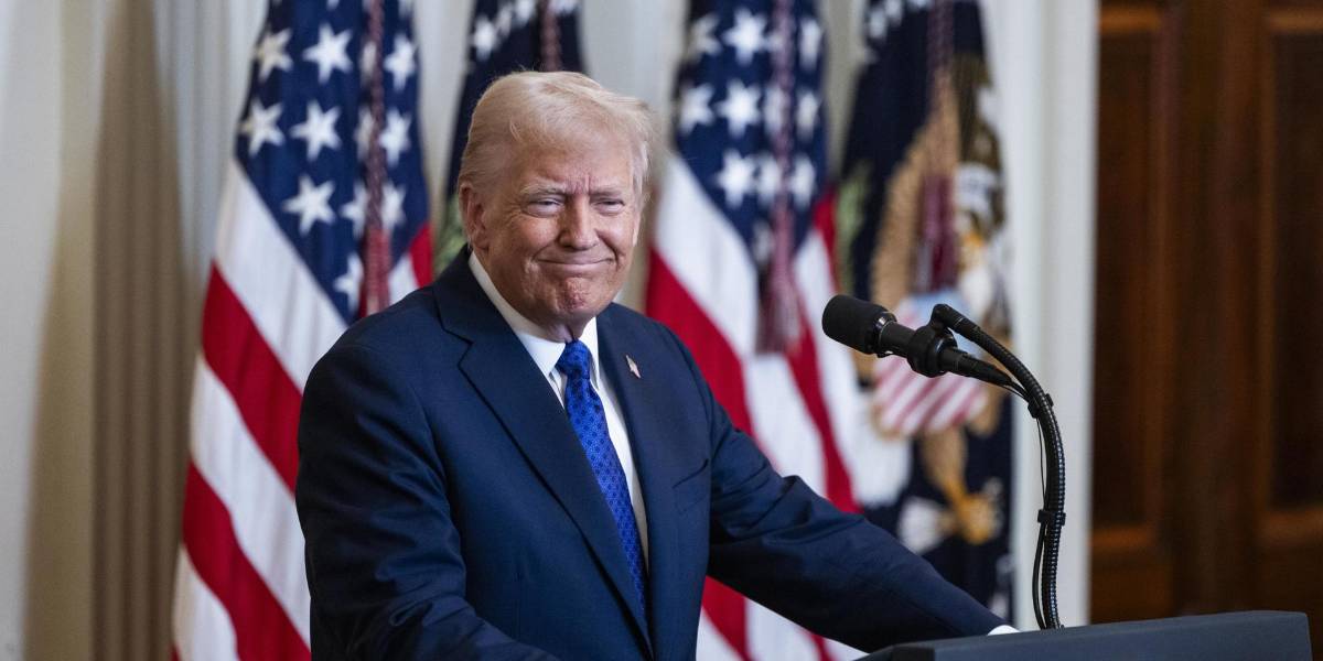 Donald Trump habla sobre el accidente aéreo y cuestiona la acción de la torre de control