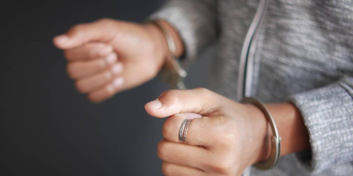 13 años de cárcel para una mujer que asesinó a su novio, en Riobamba