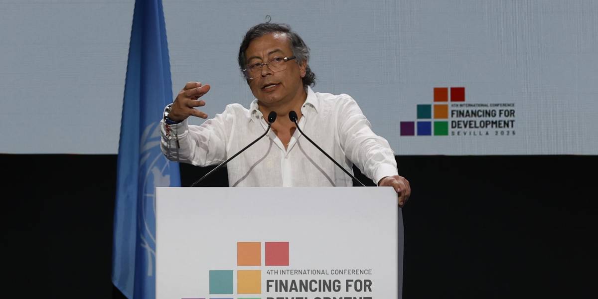 Gustavo Petro niega haberse reunido con alias Fito en Manta: no tengo ni idea de quién es