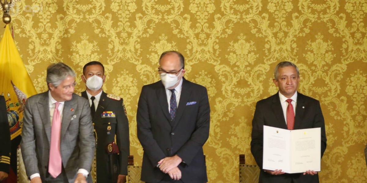 Patricio Carrillo y Francisco Jiménez fueron posesionados como ministros