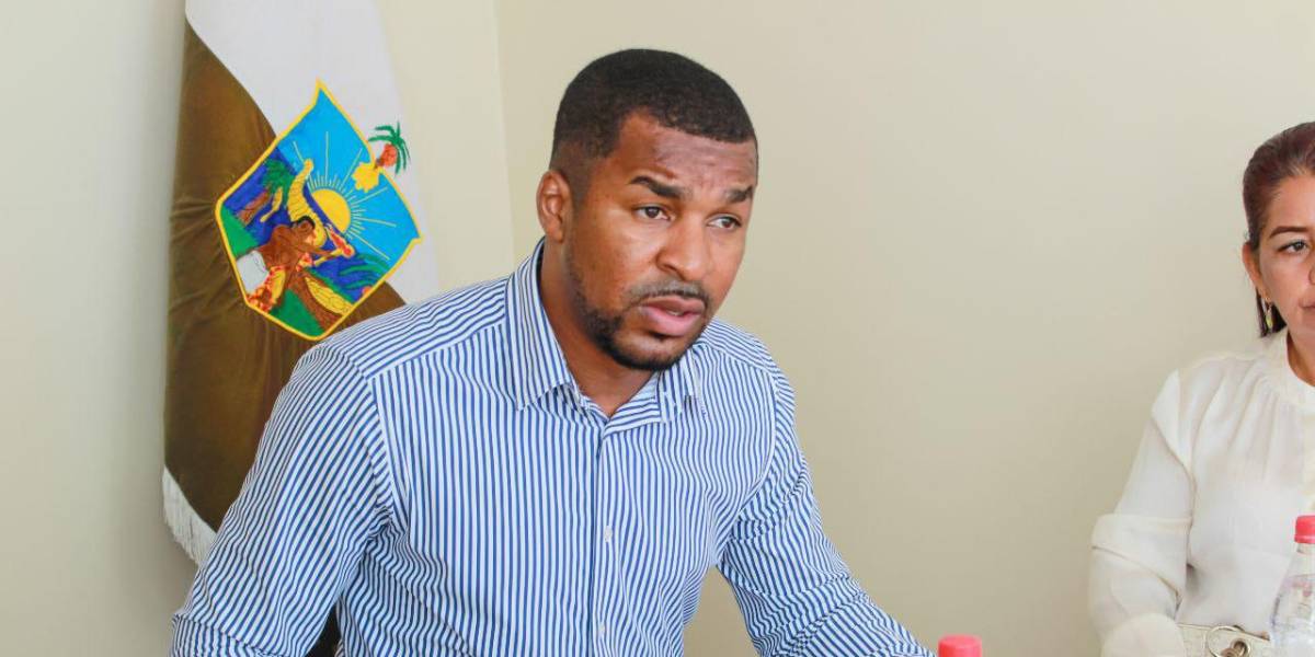 Frickson Erazo renunció a la Gobernación de Esmeraldas