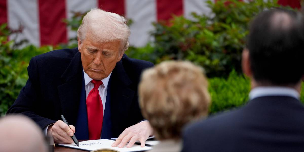 Exportadores y empresarios de Ecuador buscarán de forma urgente mitigar los aranceles de 10 % de Donald Trump