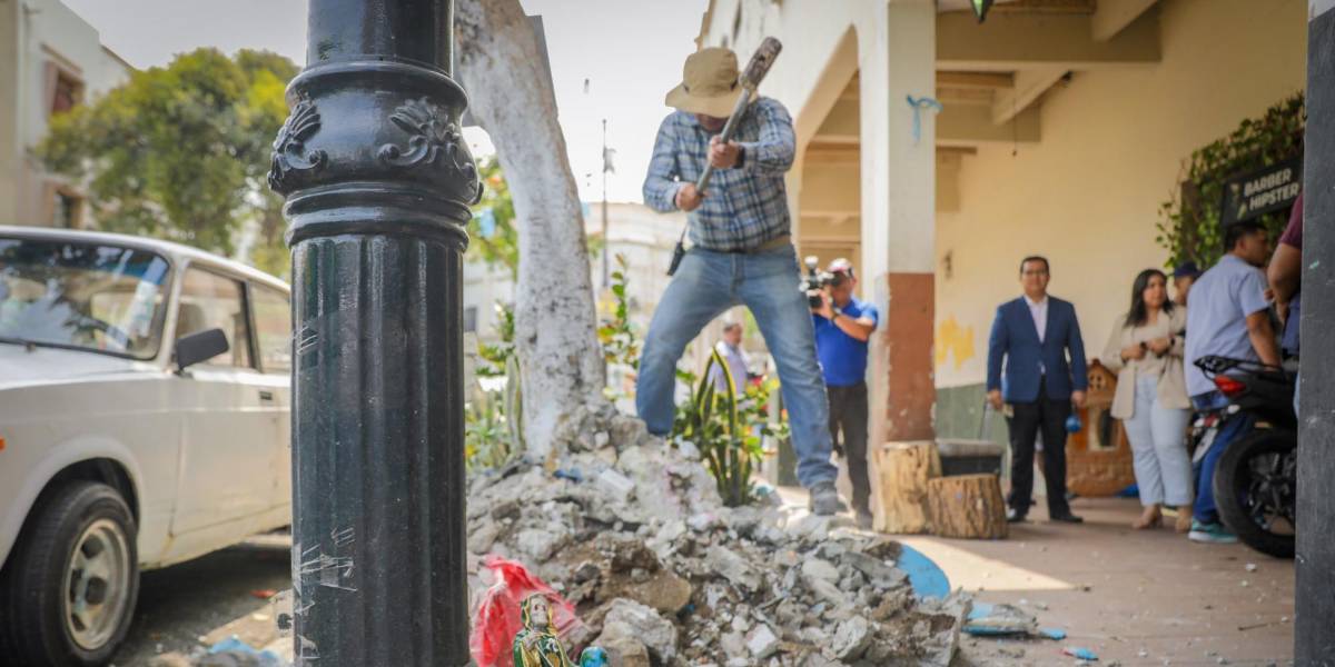 El Municipio de Guayaquil derrumbó un altar de la Santa Muerte donde un hombre fue asesinado