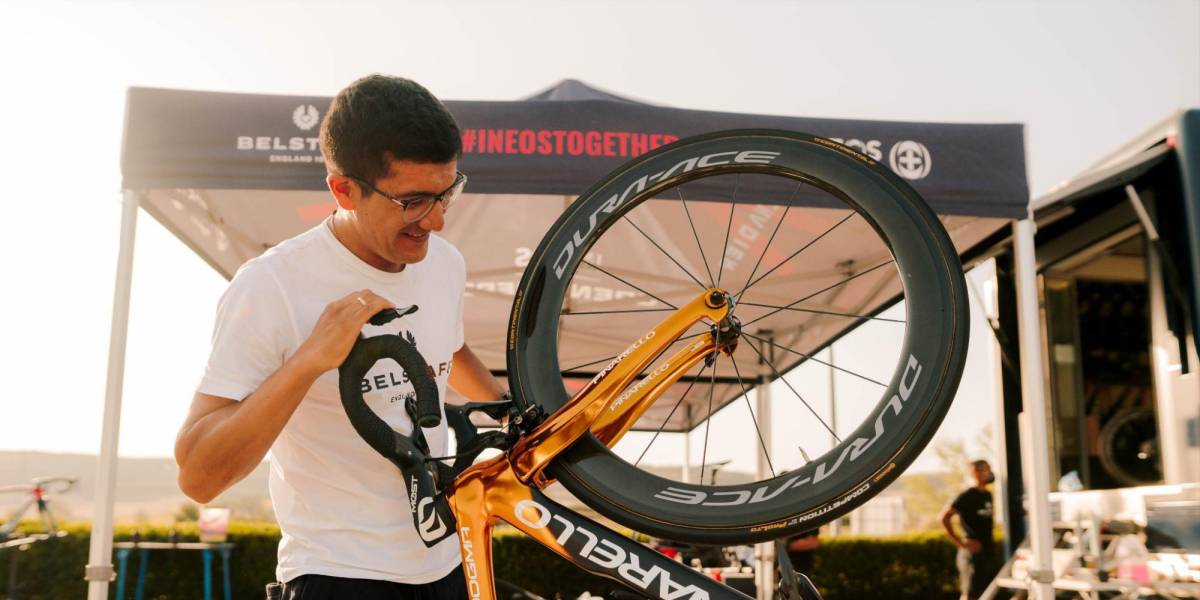 Carapaz ya tiene su bicicleta dorada por ganar los Juegos Olímpicos