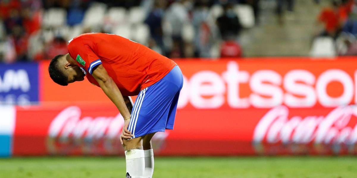 Prensa chilena lamenta la mala noche que tuvo su selección ante Ecuador