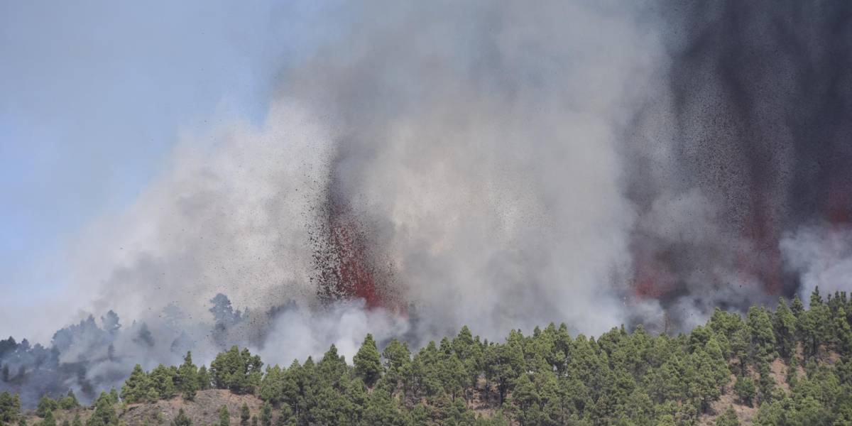 Alerta en España: entró en erupción el volcán Cumbre Vieja de la isla de La Palma