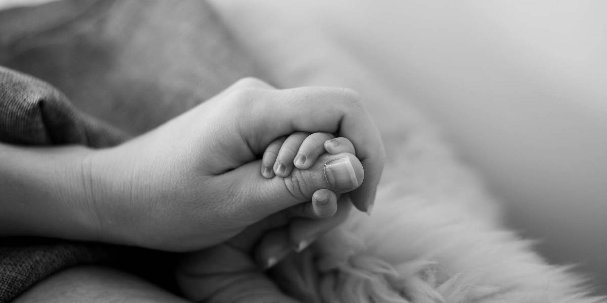 Guayaquil: muere niño de 18 meses tras recibir golpes; su madre y padrastro son sospechosos