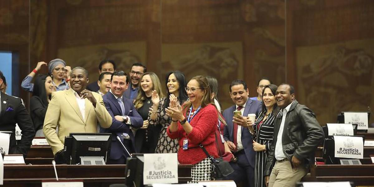 Rafael Correa y Jorge Glas podrían recuperar su pensión vitalicia por una reforma que promueven UNES y PSC