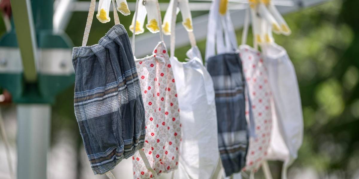 El uso de mascarillas, un problema de contaminación para varias ciudades de Ecuador