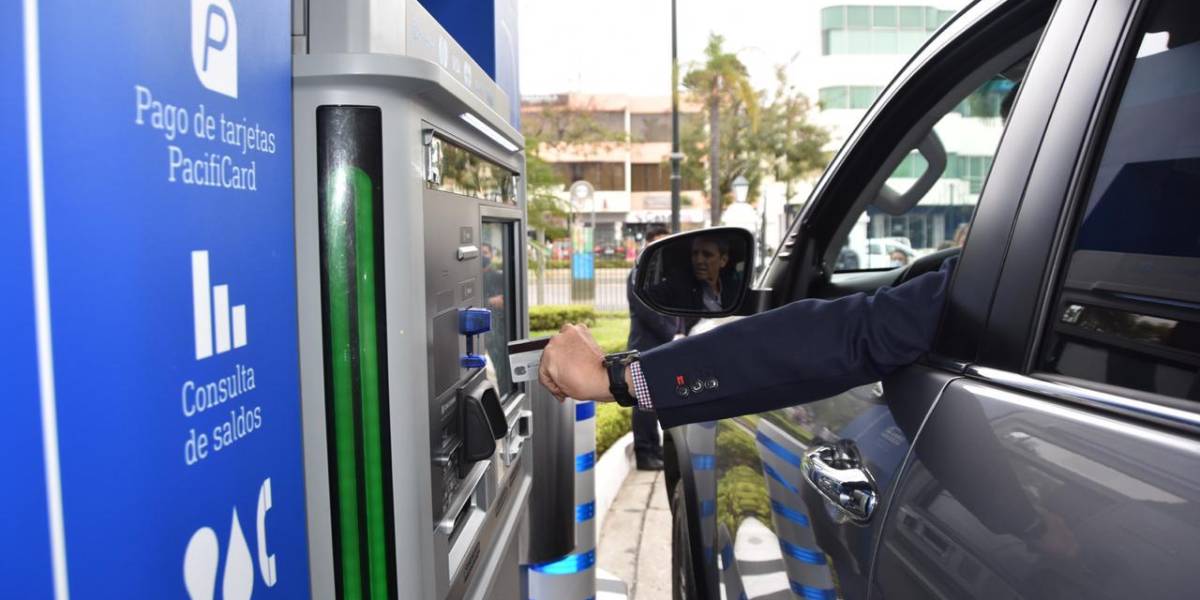 Feriado Ecuador: los bancos privados atenderán con horario diferido