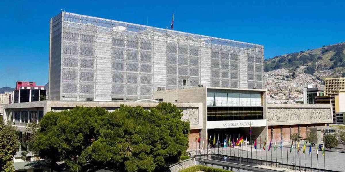 La Asamblea exhorta al Gobierno que resuelva emergencia vial en Chimborazo